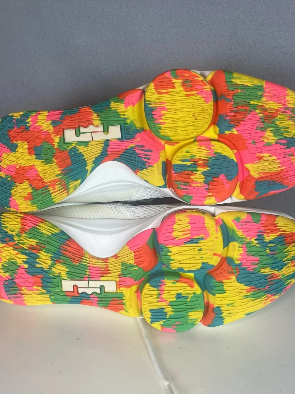 Nike LeBron Witness 4 White Multi Camo Men's Size 14 BV7427-102 Fruity Pebbles